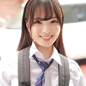 泉田栞の最奥愛が充填！美乳＆お揃い衣装で電光石火ナンパ配信 泉田栞