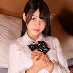 音羽ゆうあ、制服姿で魅せる！ハイビジョン独占配信の口内奉仕 音羽ゆうあ