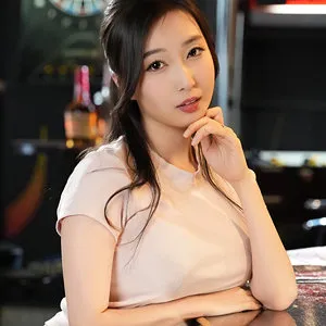 月野かすみ、4Kハイビジョンで魅せる…！バニーガール姿に胸キュン必至 月野かすみ