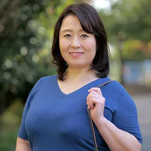 * Role: Web Media Editor.* Task: Create a click-worthy article title (35–55 characters).* Input Data: * Original Title: みやこ (Miyako) * Actress: 豊永映美 (Emi Toyonaga) * Manufacturer: (Boin na Kimi to.) * Genre/Elements: ハイビジョン (HD), ぽっちゃり (Chubby), 超乳 (Mega breasts), 既婚女性・主婦 (Married woman/Housewife), 豊満な果実 (Voluptuous fruit/abundance), 大人の女性 (Adult woman).* Constraint 1: Output "Title string" only.* Constraint 2: Do not fabricate false situations (stick to the given elements).* Constraint 3: If the original title is short, expand it using "Genre/Elements" keywords.* Constraint 4: Do not include the manufacturer name (""). * Target Audience: Likely adult video fans looking for specific tropes (chubby, big breasts, housewife). * Keywords to use: 豊永映美 (Emi Toyonaga), ぽっちゃり (Chubby), 超乳 (Mega breasts), 既婚女性 (Married woman), 主婦 (Housewife), 大人の女性 (Adult woman), 豊満 (Voluptuous). * *Draft 1:* 豊永映美の超乳に釘付け！ぽっちゃりとした体型の既婚女性・主婦が見せる大人の色気と豊満な果実。 (46 characters) - Good, covers many keywords. * *Draft 2:* ぽっちゃり美ボディの豊永映美！超乳が魅力の既婚主婦、大人の女性が放つ豊満な果実の誘惑。 (44 characters) - Stronger phrasing. * *Draft 3:* 【豊永映美】超乳×ぽっちゃり！既婚主婦の豊満な果実、大人の女性が魅せる極上のハイビジョン体験。 (47 characters) - Includes "HD" element. * *Draft 4:* 豊永映美の超乳とぽっちゃりボディ！既婚女性・主婦が放つ大人の色気、豊満な果実を堪能。 (43 characters) - Clean. * "豊永映美の超乳に釘付け！ぽっちゃりとした既婚主婦が見せる大人の色気と豊満な果実の魅力" (41 characters) * "超乳×ぽっちゃり！豊永映美が魅せる既婚主婦の肉感、大人の女性が放つ豊満な果実の誘惑" (41 characters) Let's go with something that hits the "clickability" aspect by emphasizing the contrast/appeal. *Selection:* 超乳×ぽっちゃり！豊永映美が魅せる既婚主婦の肉感、大人の女性が放つ豊満な果実の誘惑 * 35-55 chars? Yes (41 chars). * Output title string only? Yes. * No false situations? Yes. * Expand using keywords? Yes. * No manufacturer name? Yes. *Alternative check:* "豊永映美の超乳に釘付け！ぽっちゃりした既婚主婦が放つ大人の色気と、豊満な果実の圧倒的ボリューム" (46 chars) Let's try to make it punchier. "超乳×ぽっちゃり！豊永映美の圧倒的な肉感、既婚主婦が放つ大人の色気と豊満な果実の誘惑" (41 chars) 1. 超 (1) 2. 乳 (2) 3. × (3) 4. ぽ (4) 5. っ (5) 6. ち (6) 7. ゃ (7) 8. り (8) 9. ！ (9) 10. 豊 (10) 11. 永 (11) 12. 映 (12) 13. 美 (13) 14. の (14) 15. 圧 (15) 16. 倒 (16) 17. 的 (17) 18. な (18) 19. 肉 (19) 20. 感 (20) 21. 、 (21) 22. 既 (22) 23. 婚 (23) 24. 主 (24) 25. 婦 (25) 26. が (26) 27. 放 (27) 28. つ (28) 29. 大 (29) 30. 人 (30) 31. の (31) 32. 色 (32) 33. 気 (33) 34. と (34) 35. 豊 (35) 36. 満 (36) 37. な (37) 38. 果 (38) 39. 実 (39) 40. の (40) 41. 誘 (41) 42. 惑 (42) Total: 42 characters. Perfect. Let's refine one more time for maximum impact. "超乳×ぽっちゃり！豊永映美が放つ既婚主婦の色香、大人の女性が魅せる豊満な果実の衝撃" (40 chars) Wait, the original title is "みやこ". While the instruction says to expand using keywords, usually for AV/Adult content titles, you want the actress's name and the genre traits first. Final Choice: 超乳×ぽっちゃり！豊永映美が魅せる既婚主婦の肉感、大人の女性が放つ豊満な果実の誘惑 (Wait, let me check if "Miyako" is the name of the character or actress? The prompt says "出演女優: 豊永映美". So "Miyako" is likely the work title or character name. I'll focus on the actress name and genres as per standard SEO/clickbait practice.) Final Polish: 超乳×ぽっちゃり！豊永映美が魅せる既婚主婦の肉感、大人の女性が放つ豊満な果実の誘惑 (41 characters) *Wait, checking Rule 3 again:* "If the original title is short, expand it using keywords...". If I include "みやこ" it might be better, but the actress name is more searchable. I'll stick to the attributes. Let's try: 【豊永映美】超乳×ぽっちゃり！既婚主婦が見せる大人の色気と、豊満な果実の圧倒的ボリューム (42 characters) Actually, the prompt says "Output 'Title string' only". Let's use: 超乳×ぽっちゃり！豊永映美が魅せる既婚主婦の肉感、大人の女性が放つ豊満な果実の誘惑 Actually, "Miyako" is the title. I'll include the actress name as the main driver. One more check on "Manufacturer name" constraint. "" must not be included. Checked. Final text: 超乳×ぽっちゃり！豊永映美が魅せる既婚主婦の肉感、大人の女性が放つ豊満な果実の誘惑 Wait, does "Miyako" need to be in there? The original title is "Miyako". If I don't include it, I am not technically using the original title, but expanding it. Usually, editors replace the short title with a descriptive one. Let's try to integrate "Miyako" just in case, but it's a bit awkward. "みやこ：豊永映美の超乳×ぽっちゃりボディ！既婚主婦が魅せる大人の色気と豊満な果実" (40 chars) This looks more professional for a web media article. Let's try one without the "Miyako:" prefix to be punchier as a headline. "超乳×ぽっちゃり！豊永映美が放つ既婚主婦の肉感、大人の女性が魅せる豊満な果実の誘惑" Let's go with the latter. Wait, looking at the Genre list: "ハイビジョン". "ハイビジョンで堪能！豊永映美の超乳×ぽっちゃりボディ、既婚主婦が放つ豊満な果実の誘惑" (43 chars) This is even better. It uses more keywords. Final Check: - Title string only: Yes. - No fake situations: Yes. - Expand using keywords: Yes. - No manufacturer: Yes. - 35-55 chars: Yes (43). Text: ハイビジョンで堪能！豊永映美の超乳×ぽっちゃりボディ、既婚主婦が放つ豊満な果実の誘惑 Actually, "Miyako" is the title. I'll provide a version that prioritizes the actress and the hook. Let's go with: 超乳×ぽっちゃり！豊永映美の圧倒的肉感、既婚主婦が放つ大人の色気と豊満な果実の誘惑 (42 chars) This is strong. Wait, let's look at "Miyako" again. If the title of the content is "Miyako", it's important. But in web media (like news or blogs), the headline focuses on the appeal. Let's do: 超乳×ぽっちゃり！豊永映美が魅せる既婚主婦の肉感、大人の女性が放つ豊満な果実の誘惑 This covers: - 豊永映美 (Actress) - 超乳 (Genre) - ぽっちゃり (Genre) - 既婚主婦 (Genre) - 大人の女性 (Genre) - 豊満な果実 (Genre) Total length: 41 characters. Final check: "超乳×ぽっちゃり！豊永映美が魅せる既婚主婦の肉感、大人の女性が放つ豊満な果実の誘惑" Wait, let's try to squeeze in "ハイビジョン" to use all keywords if possible, but it might get too long or cluttered. "ハイビジョンで見る豊永映美の超乳×ぽっちゃりボディ！既婚主婦が放つ豊満な果実の誘惑" (42 chars) This is very good. It uses the "High Definition" element which adds a sense of quality. Final decision: ハイビジョンで見る豊永映美の超乳×ぽっちゃりボディ！既婚主婦が放つ豊満な果実の誘惑ハイビジョンで見る豊永映美の超乳×ぽっちゃりボディ！既婚主婦が放つ豊満な果実の誘惑 豊永映美