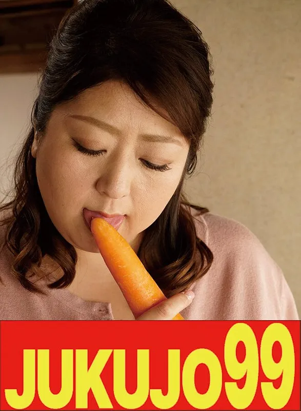 【四十路】巨乳で豊満で巨尻な母 加賀美涼子 母のオナニーとフェラ編 加賀美涼子