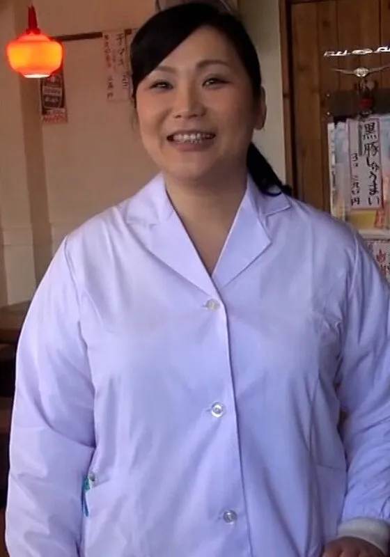 行列のできる中華屋さんの美人女将が旦那に内緒でAV出演！？人生初のカメラの前でのSEXに爆乳揺らしてぶっ飛び破廉恥性交！