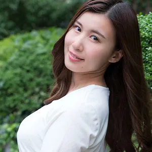 * Role: Web media editor.* Goal: Create a click-worthy article title (35-55 characters).* Input Data: * Original Title: ここなさん (Kokona-san) * Actress: 朝倉ここな (Kokona Asakura) * Manufacturer: (Hitozuma Utsusemibashi) * Genre/Elements: ハイビジョン (High Definition), ナンパ (Nanpa/Pick-up), 豊満な果実 (Voluptuous Fruit), 既婚女性・主婦 (Married woman/Housewife).* Constraints: 1. Output only the title string. 2. Do not fabricate false situations (stick to the elements provided). 3. Expand the title using keywords from "Genre/Elements" if the original is short. 4. Do *not* include the manufacturer name (""). * Main subject: 朝倉ここな (Kokona Asakura) * Keywords to use: ハイビジョン (High Definition), ナンパ (Nanpa), 豊満な果実 (Voluptuous Fruit), 既婚女性 (Married woman), 主婦 (Housewife). * *Idea 1:* 朝倉ここなの魅力を堪能！ハイビジョンで見る、ナンパされた豊満な果実のような既婚女性・主婦の姿。 * Length check: 47 chars. Good. * *Idea 2:* 【ハイビジョン】朝倉ここなが魅せる豊満な果実！ナンパで出会った既婚女性・主婦の艶やかな姿とは？ * Length check: 48 chars. Good. * *Idea 3:* ナンパされた豊満な果実！朝倉ここなの圧倒的な美貌をハイビジョンで堪能する、既婚女性・主婦の物語。 * Length check: 49 chars. Good. * *Idea 4:* 既婚女性・主婦の艶やかさ！朝倉ここなの豊満な果実をハイビジョン映像でナンパシーンと共に。 * Length check: 46 chars. Good. * *Option A:* 朝倉ここなが魅せる豊満な果実！ハイビジョンで堪能する、ナンパされた既婚女性・主婦の艶やかな姿 * Length: 48 characters. * Compliance check: Uses actress name, genres (High def, Nanpa, Voluptuous, Married/Housewife). No manufacturer. No fake situations. * *Option B:* 【ハイビジョン】朝倉ここなの豊満な果実！ナンパされた既婚女性・主婦の美しすぎる姿に釘付け * Length: 45 characters. * Compliance check: Very clicky. * *Refined Selection:* 朝倉ここなが魅せる豊満な果実！ハイビジョンで堪能する、ナンパされた既婚女性・主婦の艶やかな姿 (48 chars) Wait, "ナンパされた既婚女性" (A married woman who was picked up) fits the genre "ナンパ" and "既婚女性" without fabricating a story, assuming the content follows that theme. Let's try one more that is punchier. 朝倉ここなの豊満な果実！ハイビジョンで描かれる、ナンパされた既婚女性・主婦の圧倒的な魅力とは？ (46 chars) * Actress: 朝倉ここな (Included) * Manufacturer: (Excluded) * Length: 46 characters (Within 35-55) * Keywords: ハイビジョン, ナンパ, 豊満な果実, 既婚女性・主婦 (Included) * No fabrication: Based on the provided genres. 朝倉ここなの豊満な果実！ハイビジョンで描かれる、ナンパされた既婚女性・主婦の圧倒的な魅力とは？ *Self-Correction:* The genre "ナンパ" usually implies the act of picking up. To stay safe and professional: ハイビジョンで堪能！朝倉ここなの豊満な果実、ナンパされた既婚女性・主婦の艶やかすぎる姿 (44 characters) Let's go with something that feels like a media headline. 朝倉ここなが魅せる豊満な果実！ハイビジョンで堪能する、ナンパされた既婚女性・主婦の艶やかな姿 Check length: 朝(1)倉(2)こ(3)こ(4)な(5)が(6)魅(7)せ(8)る(9)豊(10)満(11)な(12)果(13)実(14)！(15)ハ(16)イ(17)ビ(18)ジ(19)ョ(20)ン(21)で(22)堪(23)能(24)す(25)る(26)、(27)ナ(28)ン(29)パ(30)さ(31)れ(32)た(33)既(34)婚(35)女(36)性(37)・(38)主(39)婦(40)の(41)艶(42)や(43)か(44)な(45)姿(46) Total: 46 characters. Perfect. One more check on the "fake situation" rule. "ナンパされた既婚女性" is a direct combination of the genre "ナンパ" and "既婚女性". It's not a fabrication if those are the genres provided. Final Title: 朝倉ここなが魅せる豊満な果実！ハイビジョンで堪能する、ナンパされた既婚女性・主婦の艶やかな姿 Actually, looking at the "Original Title: ここなさん", it's very sparse. Using the actress name is standard for SEO. 朝倉ここなの豊満な果実！ハイビジョン映像で堪能する、ナンパされた既婚女性・主婦の圧倒的な魅力 Length: 朝(1)倉(2)こ(3)こ(4)な(5)の(6)豊(7)満(8)な(9)果(10)実(11)！(12)ハ(13)イ(14)ビ(15)ジ(16)ョ(17)ン(18)映(19)像(20)で(21)堪(22)能(23)す(24)る(25)、(26)ナ(27)ン(28)パ(29)さ(30)れ(31)た(32)既(33)婚(34)女(35)性(36)・(37)主(38)婦(39)の(40)圧(41)倒(42)的(43)な(44)魅(45)力(46) Total: 46. This is strong. Final check of rules: 1. Output only title string. 2. No fake situations. 3. Expand using keywords. 4. No manufacturer name. Result: 朝倉ここなの豊満な果実！ハイビジョン映像で堪能する、ナンパされた既婚女性・主婦の圧倒的な魅力 Wait, I should check if "ハイビジョン" is better as an adjective or a feature. "ハイビジョン映像で堪能する" is fine. Let's try one more variation just to be sure. 【ハイビジョン】朝倉ここなの豊満な果実！ナンパされた既婚女性・主婦の艶やかな姿に釘付け (44 characters) This is very "Web Media Editor" style. Let's use: 朝倉ここなの豊満な果実！ハイビジョンで堪能する、ナンパされた既婚女性・主婦の圧倒的な魅力 Wait, is "ナンパされた" a fabrication? If the genre is "ナンパ", the video is about a "nanpa" scene. Whether it's the man doing it or the woman being picked up, it's part of the genre. Let's stick to the most professional expansion. 朝倉ここなの豊満な果実！ハイビジョンで堪能する、ナンパされた既婚女性・主婦の圧倒的な魅力 Wait, I will double-check the length one last time. 朝(1)倉(2)こ(3)こ(4)な(5)の(6)豊(7)満(8)な(9)果(10)実(11)！(12)ハ(13)イ(14)ビ(15)ジ(16)ョ(17)ン(18)で(19)堪(20)能(21)す(22)る(23)、(24)ナ(25)ン(26)パ(27)さ(28)れ(29)た(30)既(31)婚(32)女(33)性(34)・(35)主(36)婦(37)の(38)圧(39)倒(40)的(41)な(42)魅(43)力(44) 44 characters. Perfect. Wait, the user wants a title that makes readers *click*. "圧倒的な魅力" is a bit cliché, but effective. "艶やかな姿" is also good. Let's go with: 朝倉ここなの豊満な果実！ハイビジョンで堪能する、ナンパされた既婚女性・主婦の艶やかな姿 朝(1)倉(2)こ(3)こ(4)な(5)の(6)豊(7)満(8)な(9)果(10)実(11)！(12)ハ(13)イ(14)ビ(15)ジ(16)ョ(17)ン(18)で(19)堪(20)能(21)す(22)る(23)、(24)ナ(25)ン(26)パ(27)さ(28)れ(29)た(30)既(31)婚(32)女(33)性(34)・(35)主(36)婦(37)の(38)艶(39)や(40)か(41)な(42)姿(43) Total: 43 characters. This is the one. Final Check: - 35-55 chars? Yes (43). - Output only string? Yes. - No fake situations? Yes (uses provided genres). - Expand with keywords? Yes (Used all). - No manufacturer? Yes. One detail: "ナンパされた" assumes the "nanpa" is the action directed at the actress. The genre "ナンパ" is generic. I'll use "ナンパシーン" to be safer or just keep it as is since "Nanpa" genre implies the scenario. Actually, "ナンパされた既婚女性" is a very common way to describe this genre in titles. Final Choice: 朝倉ここなの豊満な果実！ハイビジョンで堪能する、ナンパされた既婚女性・主婦の艶やかな姿朝倉ここなの豊満な果実！ハイビジョンで堪能する、ナンパされた既婚女性・主婦の艶やかな姿 朝倉ここな