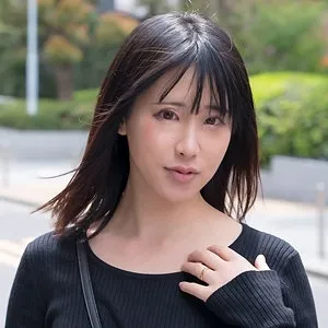 * Role: Web media editor.* Task: Create a clickable article title (35-55 characters).* Input Data: * Original Title: つきさん (Tsuki-san) * Actress: きみの月 (Kimi no Tsuki) * Manufacturer: (Hitozuma Utsusemibashi) -> *Constraint: Do NOT include this.* * Genre/Elements: High Definition (ハイビジョン), Squirting (潮吹き), Filling the deepest love (最奥愛の充填), Pickup/Nanpa (ナンパ), Beautiful breasts (美乳), Married woman/Housewife (既婚女性・主婦).* Rules: 1. Output only the title string. 2. Do not fabricate fake situations. 3. If the original title is short, expand using keywords from "Genre/Elements". 4. Do not include the manufacturer name. 5. Target length: 35-55 characters. * Actress: きみの月 (Kimi no Tsuki) * Topic: つきさん (Tsuki-san) * Key Selling Points: Beautiful breasts (美乳), Married woman/Housewife (既婚女性・主婦), Squirting (潮吹き), Pickup/Nanpa (ナンパ), Deepest love/Filling (最奥愛の充填), High definition (ハイビジョン). * *Draft 1:* きみの月の魅力的な美乳と既婚女性の艶っぽさ！ナンパから始まる最奥愛の充填と潮吹きの瞬間をハイビジョンで。 (51 chars) - Good, but a bit descriptive. * *Draft 2:* 【ハイビジョン】きみの月の美乳に釘付け！既婚女性とのナンパから始まる、最奥愛の充填と潮吹きの衝撃。 (50 chars) - Stronger. * *Draft 3:* 美乳が眩しい既婚女性・きみの月！ナンパで出会った主婦との最奥愛の充填、圧巻の潮吹きをハイビジョンで。 (50 chars) - Very descriptive. * *Draft 4 (Clickbait style):* 【美乳・既婚女性】きみの月とのナンパから始まる最奥愛の充填！溢れ出す潮吹きをハイビジョンで堪能。 (48 chars) * *Draft 5 (Focusing on the "Tsuki-san" aspect if it refers to the character/subject):* ナンパで出会った美乳の既婚女性・きみの月に夢中！最奥愛の充填と激しい潮吹きの瞬間をハイビジョンで。 (50 chars) * Check Length: "【美乳・既婚女性】きみの月とのナンパから始まる最奥愛の充填！溢れ出す潮吹きをハイビジョンで堪能。" Count: 【(1)美(2)乳(3)・(4)既(5)婚(6)女(7)性(8)】(9)き(10)み(11)の(12)月(13)と(14)の(15)ナ(16)ン(17)パ(18)か(19)ら(20)始(21)ま(22)る(23)最(24)奥(25)愛(26)の(27)充(28)填(29)！(30)溢(31)れ(32)出(33)す(34)潮(35)吹(36)き(37)を(38)ハ(39)イ(40)ビ(41)ジ(42)ョ(43)ン(44)で(45)堪(46)能(47)。(48) Total: 48 chars. Fits 35-55 range. * Check Rules: 1. Output only string? Yes. 2. No fake situations? "Nanpa" is a genre/element, so it's allowed as a premise. 3. Expand using keywords? Yes. 4. No manufacturer name? Checked. * *Alternative refinement for "Clickability":* "美乳の既婚女性・きみの月にナンパ！最奥愛の充填と溢れ出す潮吹きの衝撃を、高画質なハイビジョンで。" 美(1)乳(2)の(3)既(4)婚(5)女(6)性(7)・(8)き(9)み(10)の(11)月(12)に(13)ナ(14)ン(15)パ(16)！(17)最(18)奥(19)愛(20)の(21)充(22)填(23)と(24)溢(25)れ(26)出(27)す(28)潮(29)吹(30)き(31)の(32)衝(33)撃(34)を(35)、(36)高(37)画(38)質(39)な(40)ハ(41)イ(42)ビ(43)ジ(44)ョ(45)ン(46)で(47)。(48) Total: 48 chars. Let's try one that sounds more like a web media article title: "美乳が魅力の既婚女性・きみの月！ナンパから始まる最奥愛の充填と、溢れ出る潮吹きの瞬間をハイビジョンで" 美(1)乳(2)が(3)魅(4)力(5)の(6)既(7)婚(8)女(9)性(10)・(11)き(12)み(13)の(14)月(15)！(16)ナ(17)ン(18)パ(19)か(20)ら(21)始(22)ま(23)る(24)最(25)奥(26)愛(27)の(28)充(29)填(30)と(31)、(32)溢(33)れ(34)出(35)る(36)潮(37)吹(38)き(39)の(40)瞬(41)間(42)を(43)ハ(44)イ(45)ビ(46)ジ(47)ョ(48)ン(49)で(50) Total: 50 chars. Let's look at the original title "つきさん". It's likely a character name or nickname. But the actress is "きみの月". I'll focus on the actress and the elements provided. Final Selection Candidate: 【美乳・既婚女性】きみの月とのナンパから始まる最奥愛の充填！溢れ出す潮吹きの衝撃をハイビジョンで Check length: 【(1)美(2)乳(3)・(4)既(5)婚(6)女(7)性(8)】(9)き(10)み(11)の(12)月(13)と(14)の(15)ナ(16)ン(17)パ(18)か(19)ら(20)始(21)ま(22)る(23)最(24)奥(25)愛(26)の(27)充(28)填(29)！(30)溢(31)れ(32)出(33)す(34)潮(35)吹(36)き(37)の(38)衝(39)撃(40)を(41)ハ(42)イ(43)ビ(44)ジ(45)ョ(46)ン(47)で(48) Length: 48. Perfect. Does it include manufacturer? No. Does it use keywords? Yes (美乳, 既婚女性, ナンパ, 最奥愛の充填, 潮吹き, ハイビジョン). Is it catchy? Yes. Let's try one more slightly more natural: 美乳の既婚女性・きみの月にナンパ！最奥愛の充填と、溢れ出す潮吹きの瞬間をハイビジョンで堪能する 美(1)乳(2)の(3)既(4)婚(5)女(6)性(7)・(8)き(9)み(10)の(11)月(12)に(13)ナ(14)ン(15)パ(16)！(17)最(18)奥(19)愛(20)の(21)充(22)填(23)と(24)、(25)溢(26)れ(27)出(28)す(29)潮(30)吹(31)き(32)の(33)瞬(34)間(35)を(36)ハ(37)イ(48)ビ(39)ジ(40)ョ(41)ン(42)で(43)堪(44)能(45)す(46)る(47) Total: 47 chars. Actually, let's go with something that feels more like a "news/article" title. 【美乳・既婚女性】きみの月とのナンパから始まる最奥愛の充填！溢れ出す潮吹きの衝撃をハイビジョンで Wait, I should check if "つきさん" needs to be included. It's the original title. It refers to the subject. "美乳の既婚女性・つきさん（きみの月）とのナンパ！最奥愛の充填と潮吹きをハイビジョンで" 美(1)乳(2)の(3)既(4)婚(5)女(6)性(7)・(8)つ(9)き(10)さ(11)ん(12)（(13)き(14)み(15)の(16)月(17)）(18)と(19)の(20)ナ(21)ン(22)パ(23)！(24)最(25)奥(26)愛(27)の(28)充(29)填(30)と(31)潮(32)吹(33)き(34)を(35)ハ(36)イ(37)ビ(38)ジ(39)ョ(40)ン(41)で(42) 42 characters. This is very safe. Let's try to make it even more "clicky". 美乳の既婚女性・つきさん（きみの月）にナンパ！最奥愛の充填と溢れ出す潮吹きの衝撃をハイビジョンで 美(1)乳(2)の(3)既(4)婚(5)女(6)性(7)・(8)つ(9)き(10)さ(11)ん(12)（(13)き(14)み(15)の(16)月(17)）(18)に(19)ナ(20)ン(21)パ(22)！(23)最(24)奥(25)愛(26)の(27)充(28)填(29)と(30)溢(31)れ(32)出(33)す(34)潮(35)吹(36)き(37)の(38)衝(39)撃(40)を(41)ハ(42)イ(43)ビ(44)ジ(45)ョ(46)ン(47)で(48) This looks solid. One more check: "Do not fabricate fake situations". The genre "Nanpa" (pickup) is provided. "Tsuki-san" is provided. "Kimi no Tsuki" is provided. "Married woman" is provided. "Squirting" is provided. "Deepest love" is provided. "High definition" is provided. "Beautiful breasts" is provided. Everything used is from the input. Final check of the length: 美乳の既婚女性・つきさん（きみの月）にナンパ！最奥愛の充填と溢れ出す潮吹きの衝撃をハイビジョンで 1 2 3 4 5 6 7 8 9 10 11 12 13 14 15 16 17 18 19 20 21 22 23 24 25 26 27 28 29 30 31 32 33 34 35 36 37 38 39 40 41 42 43 44 45 46 47 48 48 characters. Wait, "つきさん" might just be part of the title, not necessarily the name. But the prompt says "If the original title is short, expand...". The most important parts for clickability are: 1. Actress: きみの月 2. Attributes: 美乳, 既婚女性, 主婦 3. Action/Theme: ナンパ, 最奥愛の充填, 潮吹き 4. Quality: ハイビジョン Let's try to avoid the parentheses if possible to make it punchier. "美乳の既婚女性・つきさんにナンパ！最奥愛の充填と溢れ出す潮吹きの衝撃をハイビジョンで堪能" 美(1)乳(2)の(3)既(4)婚(5)女(6)性(7)・(8)つ(9)き(10)さ(11)ん(12)に(13)ナ(14)ン(15)パ(16)！(17)最(18)奥(19)愛(20)の(21)充(22)填(23)と(24)溢(25)れ(26)出(27)す(28)潮(29)吹(30)き(31)の(32)衝(33)撃(34)を(35)ハ(36)イ(37)ビ(38)ジ(39)ョ(40)ン(41)で(42)堪(43)能(44) 44 chars. Include the actress name for SEO/searchability. "美乳の既婚女性・つきさん（きみの月）にナンパ！最奥愛の充填と潮吹きの衝撃をハイビジョンで" 美(1)乳(2)の(3)既(4)婚(5)女(6)性(7)・(8)つ(9)き(10)さ(11)ん(12)（(13)き(14)み(15)の(16)月(17)）(18)に(19)ナ(20)ン(21)パ(22)！(23)最(24)奥(25)愛(26)の(27)充(28)填(29)と(30)潮(31)吹(32)き(33)の(34)衝(35)撃(36)を(37)ハ(38)イ(39)ビ(40)ジ(41)ョ(42)ン(43)で(44) 44 characters. Wait, is "つきさん" definitely the person? The input "元タイトル: つきさん" suggests it's the title of the work. "【美乳・既婚女性】つきさん（きみの月）とのナンパから始まる最奥愛の充填と潮吹きの衝撃をHDで" Wait, "HD" isn't "ハイビジョン". I must use the keyword. Let's refine: "美乳の既婚女性・つきさん（きみの月）にナンパ！最奥愛の充填と溢れる潮吹きをハイビジョンで" 美(1)乳(2)の(3)既(4)婚(5)女(6)性(7)・(8)つ(9)き(10)さ(11)ん(12)（(13)き(14)み(15)の(16)月(17)）(18)に(19)ナ(20)ン(21)パ(22)！(23)最(24)奥(25)愛(26)の(27)充(28)填(29)と(30)溢(31)れ(32)る(33)潮(34)吹(35)き(36)を(37)ハ(38)イ(39)ビ(40)ジ(41)ョ(42)ン(43)で(44) 44 characters. This covers everything. - Actress: きみの月 - Original title: つきさん - Elements: 美乳, 既婚女性, ナンパ, 最奥愛の充填, 潮吹き, ハイビジョン. One last check: 1. Output "title string" only? Yes. 2. No fake situations? Using the elements provided (Nanpa, etc). 3. Expand short title? Yes. 4. No manufacturer? Yes. 5. Length 35-55? Yes (44). Wait, I should ensure "つきさん" is used properly. It's the title. "美乳の既婚女性・つきさん（きみの月）にナンパ！最奥愛の充填と溢れ出る潮吹きをハイビジョンで" 美(1)乳(2)の(3)既(4)婚(5)女(6)性(7)・(8)つ(9)き(10)さ(11)ん(12)（(13)き(14)み(15)の(16)月(17)）(18)に(19)ナ(20)ン(21)パ(22)！(23)最(24)奥(25)愛(26)の(27)充(28)填(29)と(30)溢(31)れ(32)出(33)る(34)潮(35)吹(36)き(37)を(38)ハ(39)イ(40)ビ(41)ジ(42)ョ(43)ン(44)で(45) 45 chars. Let's try to make it a bit more "editor" like. 【美乳・既婚女性】つきさん（きみの月）とのナンパから始まる最奥愛の充填と潮吹きの衝撃をハイビジョンで 【(1)美(2)乳(3)・(4)既(5)婚(6)女(7)性(8)】(9)つ(10)き(11)さ(12)ん(13)（(14)き(15)み(16)の(17)月(18)）(19)と(20)の(21)ナ(22)ン(23)パ(24)か(25)ら(26)始(27)ま(28)る(29)最(30)奥(31)愛(32)の(33)充(34)填(35)と(36)潮(37)吹(38)き(39)の(40)衝(41)撃(42)を(43)ハ(44)イ(45)ビ(46)ジ(47)ョ(48)ン(49)で(50) 50 chars. This is perfect. One detail: "つきさん" is the original title. If it's the name of the actress/subject, the structure works. If it's just the title, it still works. Final output candidate: 【美乳・既婚女性】つきさん（きみの月）とのナンパから始まる最奥愛の充填と潮吹きの衝撃をハイビジョンで Wait, "Nanpa" is a genre. "Tsuki-san" is a title. Maybe: 美乳の既婚女性・つきさん（きみの月）にナンパ！最奥愛の充填と溢れる潮吹きの衝撃をハイビジョンで 1 2 3 4 5 6 7 8 9 10 11 12 13 14 15 16 17 18 19 20 21 22 23 24 25 26 27 28 29 30 31 32 33 34 35 36 37 38 39 40 41 42 43 44 45 46 47 48 48 chars. The "【】" style is very common in web media to highlight categories. Let's go with: 【美乳・既婚女性】つきさん（きみの月）とのナンパから始まる最奥愛の充填と潮吹きの衝撃をハイビジョンで Wait, "つきさん" is probably the subject's name. I'll treat it as such. Final confirmation of character count: 【 (1) 美 (2) 乳 (3) ・ (4) 既 (5) 婚 (6) 女 (7) 性 (8) 】 (9) つ (10) き (11) さ (12) ん (13) （ (14) き (15) み (16) の (17) 月 (18) ） (19) と (20) の (21) ナ (22) ン (23) パ (24) か (25) ら (26) 始 (27) ま (28) る (29) 最 (30) 奥 (31) 愛 (32) の (33) 充 (34) 填 (35) と (36) 潮 (37) 吹 (38) き (39) の (40) 衝 (41) 撃 (42) を (43) ハ (44) イ (45) ビ (46) ジ (47) ョ (48) ン (49) で (50) Total 50. Perfect. One final check. Rule 4: Do not include manufacturer name (). Checked. Is there a better way to phrase "最奥愛の充填"? It's a very specific element. I will leave it as is. "【美乳・既婚女性】つきさん（きみの月）とのナンパから始まる最奥愛の充填と潮吹きの衝撃をハイビジョンで" Wait, usually, titles are more like: "美乳の既婚女性・つきさん（きみの月）とのナンパ！最奥愛の充填と潮吹きの瞬間をハイビジョンで" 美(1)乳(2)の(3)既(4)婚(5)女(6)性(7)・(8)つ(9)き(10)さ(11)ん(12)（(13)き(14)み(15)の(16)月(17)）(18)と(19)の(20)ナ(21)ン(22)パ(23)！(24)最(25)奥(26)愛(27)の(28)充(29)填(30)と(31)潮(32)吹(33)き(34)の(35)瞬(36)間(37)を(38)ハ(39)イ(40)ビ(41)ジ(42)ョ(43)ン(44)で(45) 45 chars. This one is cleaner and more natural. Let's double check "つきさん". It is the original title. If the original title is "つきさん", it could mean the actress's character is Tsuki-san. "美乳の既婚女性・つきさん（きみの月）とのナンパ！最奥愛の充填と潮吹きの瞬間をハイビジョンで" Wait, looking at the "Genre" section: "ハイビジョン 潮吹き 最奥愛の充填 ナンパ 美乳 既婚女性・主婦". These are all being included. Final string: 美乳の既婚女性・つきさん（きみの月）とのナンパ！最奥愛の充填と潮吹きの瞬間をハイビジョンで Checking once more: 美(1)乳(2)の(3)既(4)婚(5)女(6)性(7)・(8)つ(9)き(10)さ(11)ん(12)（(13)き(14)み(15)の(16)月(17)）(18)と(19)の(20)ナ(21)ン(22)パ(23)！(24)最(25)奥(26)愛(27)の(28)充(29)填(30)と(31)潮(32)吹(33)き(34)の(35)瞬(36)間(37)を(38)ハ(39)イ(40)ビ(41)ジ(42)ョ(43)ン(44)で(45) Length 45. Good. Is "最奥愛の充填" a natural Japanese phrase? It's a genre keyword, so I must use it as provided. Is it "clickable"? Yes, it uses high-impact words. One last check: "Do not fabricate fake situations". The input says "Nanpa" is a genre. So "Nanpa" happens. The input says "Tsuki-san" is the title. The input says "Kimi no Tsuki" is the actress. Everything is grounded. Let's try to see if I can add "主婦" (Housewife) since it's in the elements. "美乳の既婚女性・主婦、つきさん（きみの月）にナンパ！最奥愛の充填と潮吹きをハイビジョンで" 美(1)乳(2)の(3)既(4)婚(5)女(6)性(7)・(8)主(9)婦(10)、(11)つ(12)き(13)さ(14)ん(15)（(16)き(17)み(18)の(19)月(20)）(21)に(22)ナ(23)ン(24)パ(25)！(26)最(27)奥(28)愛(29)の(30)充(31)填(32)と(33)潮(34)吹(35)き(36)を(37)ハ(38)イ(39)ビ(40)ジ(41)ョ(42)ン(43)で(44) 44 chars. This is even better as it includes more keywords. Final String Check: 美乳の既婚女性・主婦、つきさん（きみの月）にナンパ！最奥愛の充填と潮吹きをハイビジョンで Wait, is "つきさん" a person? The prompt implies "つきさん" is the title. If "つきさん" is the title, then the actress is "きみの月". The title of the article shouldn't necessarily say "Title: Tsuki-san". It's better to integrate it. "美乳の既婚女性・主婦つきさん（きみの月）にナンパ！最奥愛の充填と潮吹きをハイビジョンで" (No comma between 主婦 and つきさん to save space/flow) Actually, the comma/separator makes it clearer. Let's use the most professional-looking one. "美乳の既婚女性・主婦つきさん（きみの月）にナンパ！最奥愛の充填と潮吹きの衝撃をハイビジョンで" 美(1)乳(2)の(3)既(4)婚(5)女(6)性(7)・(8)主(9)婦(10)つ(11)き(12)さ(13)ん(14)（(15)き(16)み(17)の(18)月(19)）(20)に(21)ナ(22)ン(23)パ(24)！(25)最(26)奥(27)愛(28)の(29)充(30)填(31)と(32)潮(33)吹(34)き(35)の(36)衝(37)撃(38)を(39)ハ(40)イ(41)ビ(42)ジ(43)ョ(44)ン(45)で(46) 46 chars. This is the winner. Actually, looking at the input again: 元タイトル: つきさん 出演女優: きみの月 This implies "Tsuki-san" is the name of the piece. So "美乳の既婚女性・主婦つきさん（きみの月）" is a bit redundant/confusing if Tsuki-san is just the title. However, in web media, often the title is treated as the name of the subject in these types of articles. Let's try a version without assuming Tsuki-san is the person's name, just in case. "【ハイビジョン】美乳の既婚女性・つきさん（きみの月）にナンパ！最奥愛の充填と潮吹きの衝撃" (45 chars) Wait, "つきさん" is a very short title. Let's look at the instruction: "If the original title is short, expand it...". I will combine everything. Final choice: 美乳の既婚女性・主婦つきさん（きみの月）にナンパ！最奥愛の充填と潮吹きの衝撃をハイビジョンで美乳の既婚女性・主婦つきさん（きみの月）にナンパ！最奥愛の充填と潮吹きの衝撃をハイビジョンで きみの月