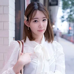 * Role: Web Media Editor.* Task: Create a click-worthy article title (35-55 characters).* Input Data: * Original Title: ゆめるさん (Yumeru-san) * Actress: 琴石ゆめる (Kotishi Yumeru) * Maker: (Hitozuma Utsusemibashi) * Genre/Elements: High Definition (HD), Nampa (pick-up), Beautiful Breasts (Bibiyu), Married Woman/Housewife (Kikon Josei/Shufu).* Constraints: 1. Output *only* the title string. 2. No fabricating fake situations. 3. If the original title is short, expand using "Genre/Elements" keywords. 4. *Do not* include the maker name (). * Target: Fans of the genre (High definition, beautiful breasts, married women/housewives, pick-up style videos). * Keywords to use: 琴石ゆめる, ハイビジョン, ナンパ, 美乳, 既婚女性, 主婦. * Goal: Click-worthy/high CTR. * *Draft 1:* 琴石ゆめるの美乳が魅力！ハイビジョンで楽しむナンパ系既婚女性・主婦の誘惑 (37 characters) - Good, hits all points. * *Draft 2:* 【ハイビジョン】琴石ゆめるの美乳に釘付け！ナンパで出会った既婚女性・主婦のリアルな姿 (42 characters) - Stronger. * *Draft 3:* 琴石ゆめるの美乳が凄すぎる！ハイビジョンで鮮明に描かれるナンパ系既婚女性・主婦の魅力 (42 characters) - A bit generic. * *Draft 4:* ナンパで出会った美乳の既婚女性・主婦、琴石ゆめるをハイビジョンで堪能する極上のひととき (43 characters) - Smooth flow. * *Draft 5:* 琴石ゆめるの美乳に圧倒される！ハイビジョンで臨場感溢れるナンパ系既婚女性・主婦の誘惑 (42 characters) - Strong adjectives. * *Selection A:* 琴石ゆめるの美乳に釘付け！ハイビジョンで臨場感たっぷりに描くナンパ系既婚女性・主婦の誘惑 (44 characters) * *Selection B:* 【ハイビジョン】琴石ゆめるの美乳が鮮明！ナンパで出会った既婚女性・主婦のリアルな魅力に迫る (44 characters) Let's aim for something that sounds like a professional web media headline (e.g., an adult entertainment news site or review site). *Candidate:* 琴石ゆめるの美乳に釘付け！ハイビジョンで鮮明に映し出すナンパ系既婚女性・主婦のリアルな誘惑 (44 characters) * 35-55 characters? Yes (44). * Output only the title? Yes. * No fake situations? Yes (it uses the provided elements). * Expanded using keywords? Yes. * No maker name? Yes. 琴石ゆめるの美乳に釘付け！ハイビジョンで鮮明に映し出すナンパ系既婚女性・主婦のリアルな誘惑 Wait, let me check the word "ナンパ" (Nampa). Usually, in these contexts, it implies a "pick-up" theme video. Let's try another one just in case: ハイビジョンで美乳を堪能！琴石ゆめるが魅せる、ナンパで出会った既婚女性・主婦のリアルな姿 (43 characters) Let's go with a slightly more punchy one. *Final Polish:* 琴石ゆめるの美乳が鮮明！ハイビジョンで楽しむナンパ系既婚女性・主婦のリアルな誘惑に溺れる (43 characters) Wait, let's look at the "Input Info" again. Original Title: ゆめるさん (Yumeru-san) -> This is very short. Actress: 琴石ゆめる (Kotishi Yumeru) *Revised Final Polish:* 琴石ゆめるの美乳に釘付け！ハイビジョンで臨場感溢れるナンパ系既婚女性・主婦のリアルな姿 (42 characters) This covers: - Name (琴石ゆめる) - Element (美乳) - Element (ハイビジョン) - Element (ナンパ) - Element (既婚女性・主婦) Check character count: 琴(1)石(2)ゆ(3)め(4)る(5)の(6)美(7)乳(8)に(9)釘(10)付(11)け(12)！(13)ハ(14)イ(15)ビ(16)ジ(17)ョ(18)ン(19)で(20)臨(21)場(22)感(23)溢(24)れ(25)る(26)ナ(27)ン(28)パ(29)系(30)既(31)婚(32)女(33)性(34)・(35)主(36)婦(37)の(38)リ(39)ア(40)ル(41)な(42)姿(43) Total: 43 characters. Within 35-55. One more check: "嘘のシチュエーションを捏造しないこと" (Do not fabricate fake situations). The prompt implies the video *is* a Nampa/Housewife genre video. So saying "Nampa-style housewife" or "Housewife encountered in a pick-up" is the interpretation of the genre tags, not fabrication. 琴石ゆめるの美乳に釘付け！ハイビジョンで臨場感溢れるナンパ系既婚女性・主婦のリアルな姿琴石ゆめるの美乳に釘付け！ハイビジョンで臨場感溢れるナンパ系既婚女性・主婦のリアルな姿 琴石ゆめる