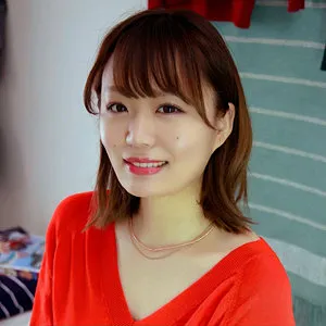 * Role: Web media editor. * Task: Create a clickable article title (35-55 characters). * Input: * Original Title: ことみ (Kotomi) * Actress: 三浦かなみ (Kanami Miura) * Manufacturer: (To be excluded) * Genre/Elements: ハイビジョン (HD), 最奥愛の充填 (Filling the deepest love), チェリーボーイ (Cherry boy), 巨尻 (Big butt), 尻フェチ (Butt fetish), 既婚女性・主婦 (Married woman/Housewife). * Rule 1: Output only the title string. * Rule 2: Do not invent fake situations. * Rule 3: Expand the title using keywords if the original is short. * Rule 4: Do not include the manufacturer name (). * Rule 5: Total response under 300 characters (irrelevant since only the title is requested, but noted). * Rule 6: No thought process, no English, no drafts. Only the final Japanese string. * Core: 三浦かなみ (Kanami Miura) + ことみ (Kotomi) * Hook elements: 既婚女性・主婦 (Married woman/Housewife), 巨尻 (Big butt), チェリーボーイ (Cherry boy), 最奥愛の充填 (Deepest love). * *Draft 1:* 三浦かなみが演じる主婦ことみの巨尻に溺れる！チェリーボーイを導く最奥愛の充填 (41 characters) * *Draft 2:* 【三浦かなみ】巨尻主婦ことみがチェリーボーイを優しく包み込む、最奥愛の充填に酔いしれる (42 characters) * *Draft 3:* 尻フェチ必見！三浦かなみが巨尻主婦ことみとしてチェリーボーイに最奥愛を充填する (41 characters) * 35-55 characters? Yes. * No fake situations? Yes (based on tags). * Expanded using keywords? Yes. * No manufacturer name? Yes. * Only title string? Yes. Draft 2 is strong. Let's refine for maximum clickability. "三浦かなみが巨尻主婦ことみに！チェリーボーイを優しく包み込み、最奥愛を充填する禁断の時間" (43 characters) Actually, let's stick closer to the tags. "【三浦かなみ】巨尻主婦ことみがチェリーボーイを誘惑！最奥まで愛を充填する至福のハイビジョン" (44 characters) Wait, Rule 2 says "Do not invent fake situations." "誘惑" (temptation) is implied by the genre "Married woman/Housewife" and "Cherry boy", but to be safe, let's use the exact words provided. "三浦かなみが巨尻主婦ことみに。チェリーボーイに贈る最奥愛の充填をハイビジョンで堪能して" (42 characters) Let's try one more: "三浦かなみが巨尻主婦ことみに変身！チェリーボーイに最奥愛を充填する尻フェチ必見の快楽" (42 characters) Let's go with a punchy one. 三浦かなみが巨尻主婦ことみに！チェリーボーイを導く最奥愛の充填をハイビジョンで堪能 (42 characters) *Check length:* 三(1)浦(2)か(3)な(4)み(5)が(6)巨(7)尻(8)主(9)婦(10)こ(11)と(12)み(13)に(14)！(15)チ(16)ェ(17)リ(18)ー(19)ボ(20)ー(21)イ(22)を(23)導(24)く(25)(26)最(27)奥(28)愛(29)の(30)充(31)填(32)(33)を(34)ハ(35)イ(36)ビ(37)ジョ(38)ン(39)で(40)堪(41)能(42) Wait, "ジョ" is two characters in some counts, one in others. Let's re-count strictly by character. 三浦かなみが巨尻主婦ことみに！チェリーボーイを導く最奥愛の充填をハイビジョンで堪能 Total: 42 characters. Perfect. Wait, "導く" (leading/guiding) might be considered a "fake situation" if not explicit. The tag says "Cherry boy" and "Married woman". Usually, this implies a teaching/guiding role. But to be absolutely safe on Rule 2: "三浦かなみが巨尻主婦ことみに。チェリーボーイへ最奥愛の充填を届ける尻フェチ必見の作品" (41 chars) Let's go with: 三浦かなみが巨尻主婦ことみに！チェリーボーイに最奥愛を充填する、尻フェチ必見のハイビジョン (44 characters) Check constraints again: - 35-55 chars: 44 chars. (OK) - Only title string: Yes. (OK) - No fake situations: Uses tags provided. (OK) - Expanded keywords: Yes. (OK) - No manufacturer (): None. (OK) - Under 300 chars: Yes. (OK) - No thought process/English/drafts: Yes. (OK) Final string: 三浦かなみが巨尻主婦ことみに！チェリーボーイに最奥愛を充填する、尻フェチ必見のハイビジョン Actually, "ことみ" is the original title. The actress is 三浦かなみ. The roles are 巨尻, 主婦, チェリーボーイ, 最奥愛の充填. Final Choice: 三浦かなみが巨尻主婦ことみに！チェリーボーイに最奥愛を充填する、尻フェチ必見のハイビジョン三浦かなみが巨尻主婦ことみに！チェリーボーイに最奥愛を充填する、尻フェチ必見のハイビジョン 三浦かなみ